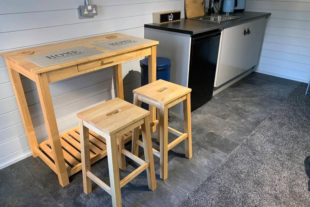 Cosy, Self-Contained Garden Room In City Centre! Херефорд Экстерьер фото
